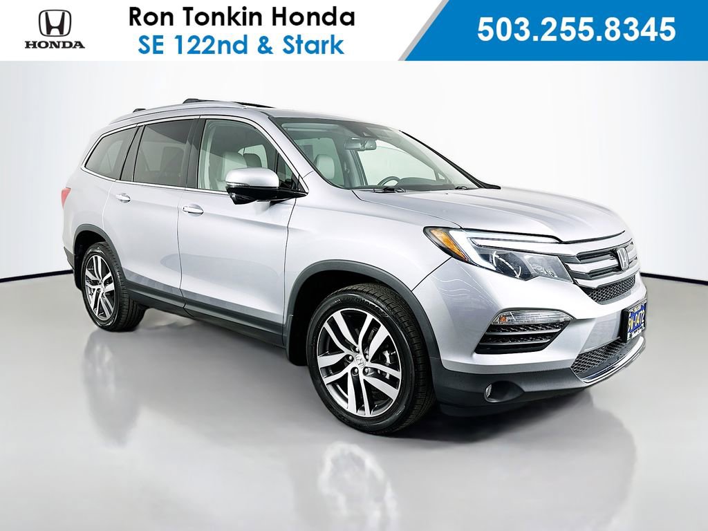 Used 2018 Honda Pilot Touring image 1