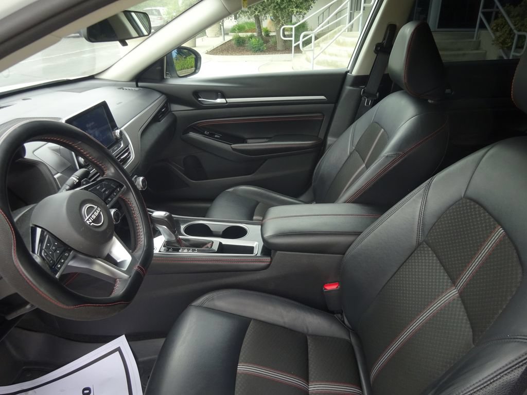 Used 2023 Nissan Altima 2.5 SR FWD image 13