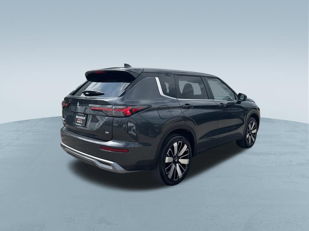 Used 2025 Mitsubishi Outlander SE FWD image 8