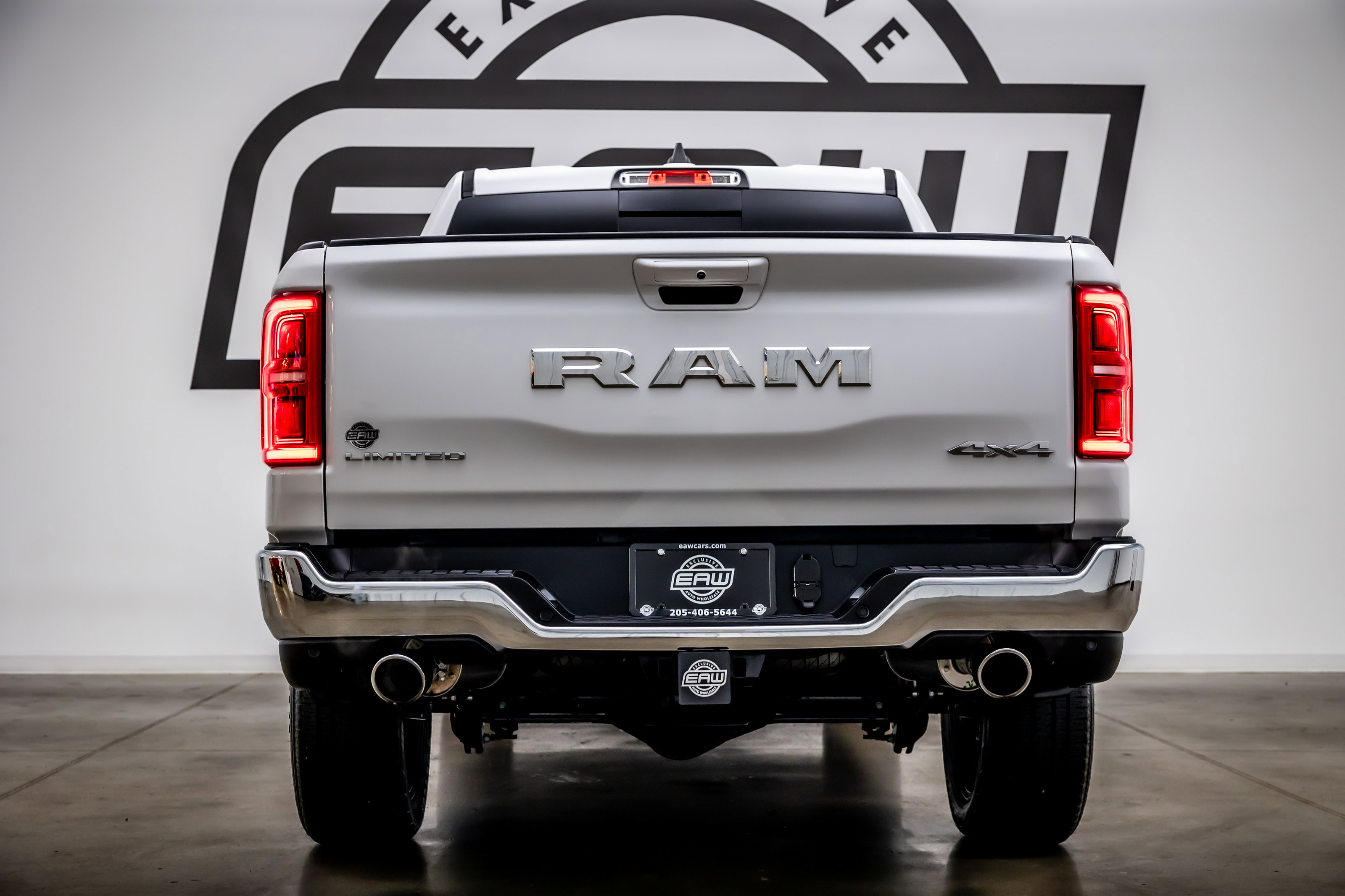 Used 2025 RAM 1500 Limited image 9