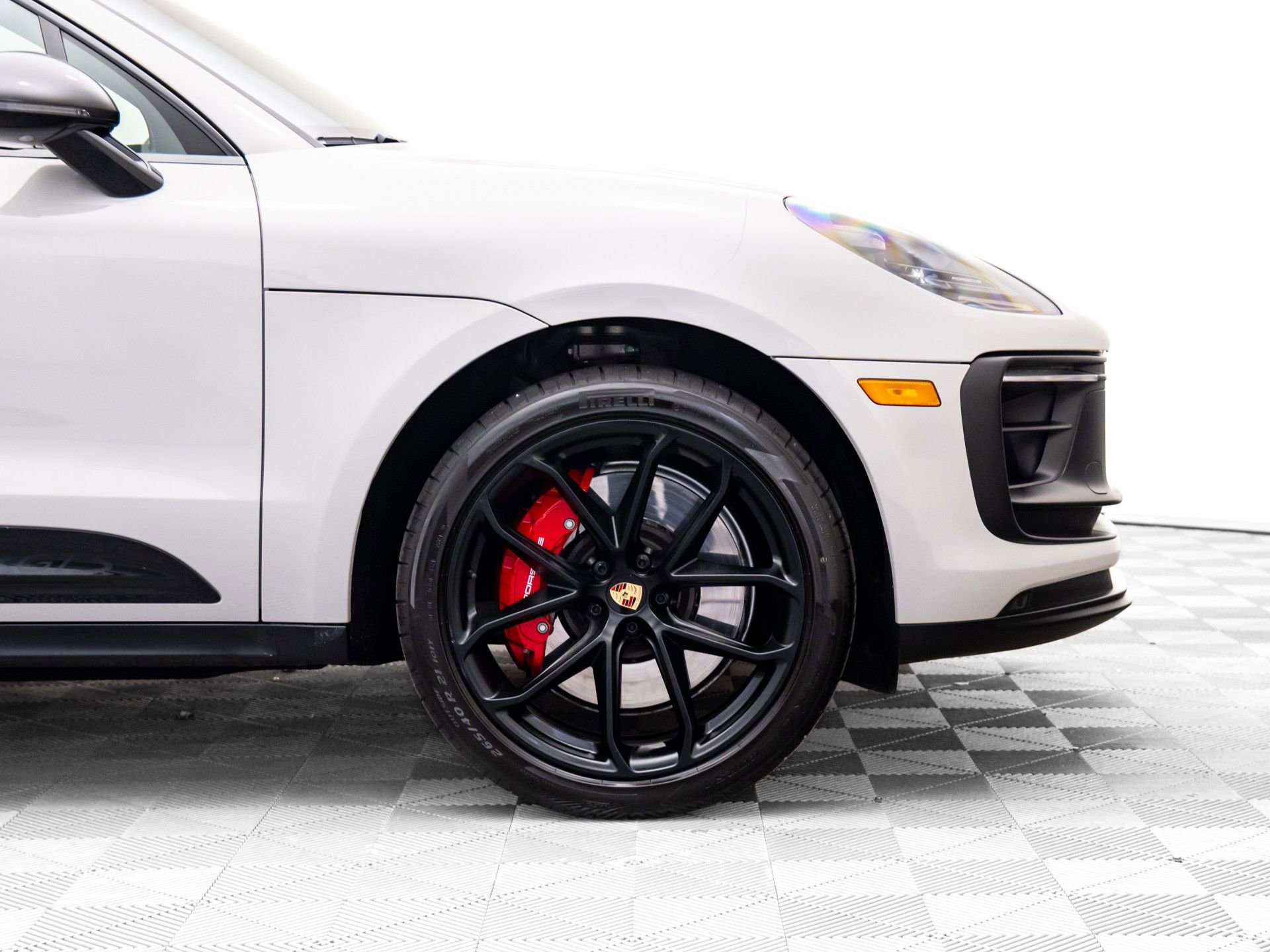 Certified 2024 Porsche Macan GTS image 30