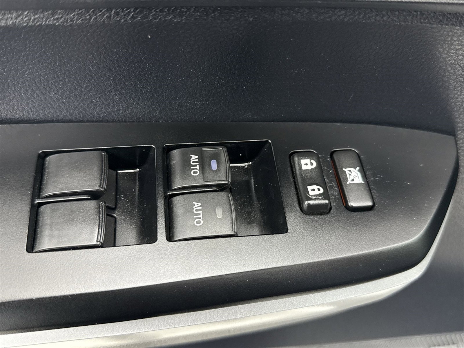 Used 2015 Toyota Tundra Platinum image 18