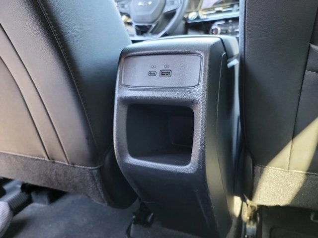 Used 2024 Chevrolet Trax RS w/ Sunroof Package FWD image 19