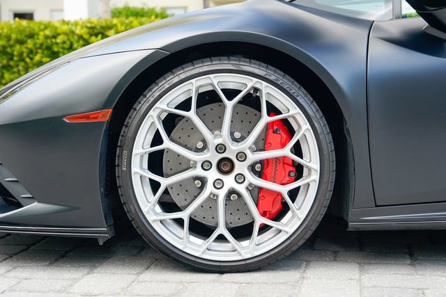 Used 2022 Lamborghini Huracan EVO image 14