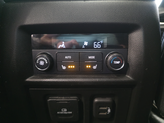 Used 2023 Chevrolet Traverse High Country AWD/4WD image 29