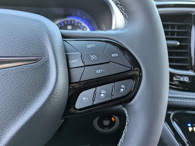 New 2026 Chrysler Pacifica Limited w/ S Appearance Package FWD image 27