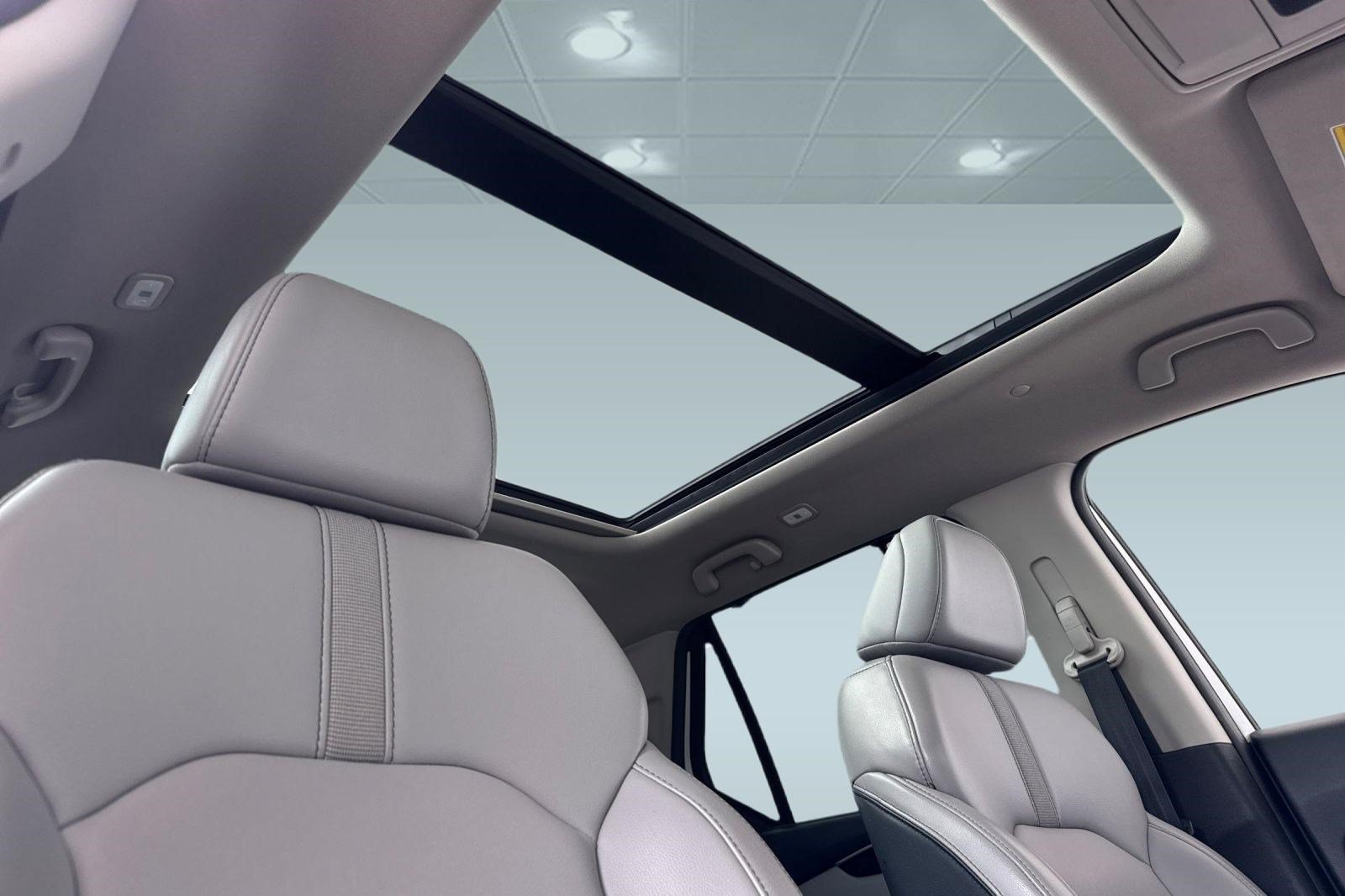 Certified 2023 Honda Pilot Touring image 23