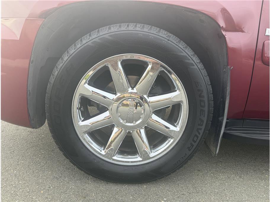 Used 2007 GMC Yukon SLE w/ Skid Plate Package image 12