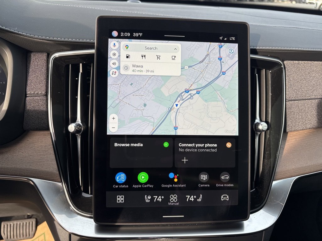 Certified 2025 Volvo XC90 B6 Plus image 26