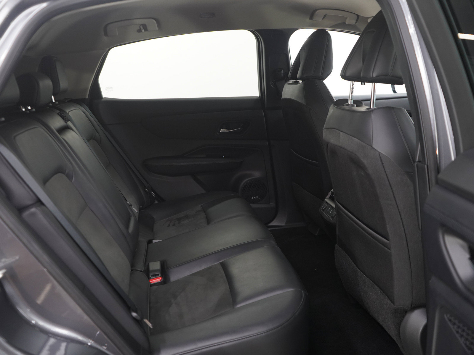 Used 2025 Nissan Ariya FWD image 12