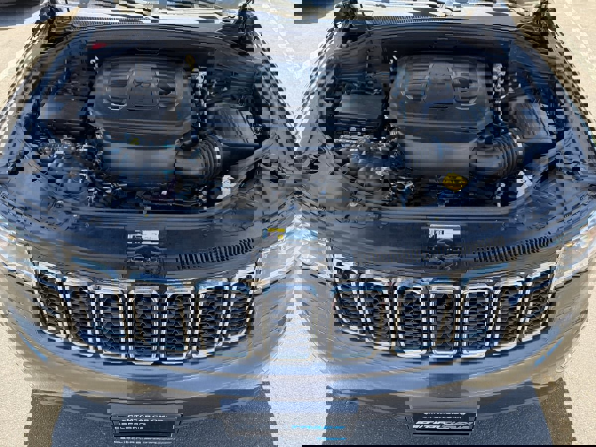 Used 2021 Jeep Grand Cherokee Laredo image 19