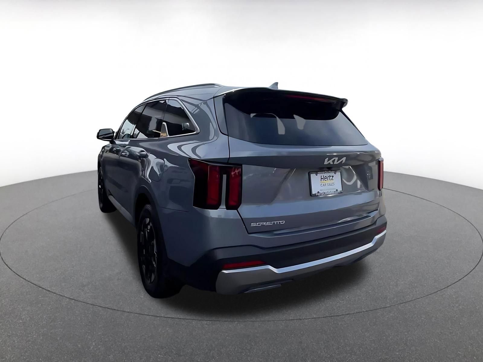 Used 2024 Kia Sorento S image 11