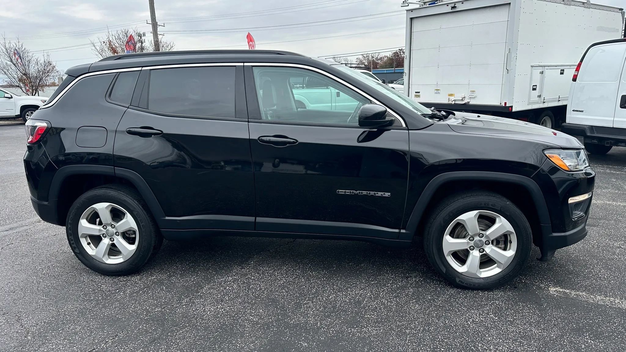 Used 2019 Jeep Compass Latitude w/ Popular Equipment Group image 5