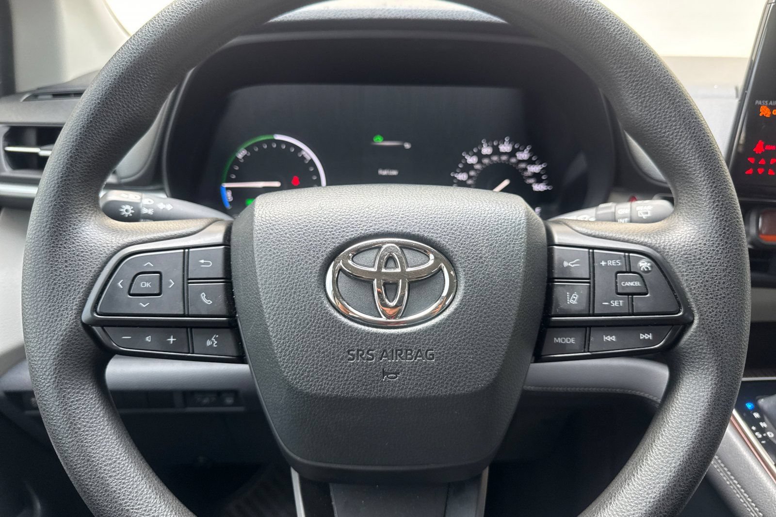 Used 2023 Toyota Sienna LE FWD image 23