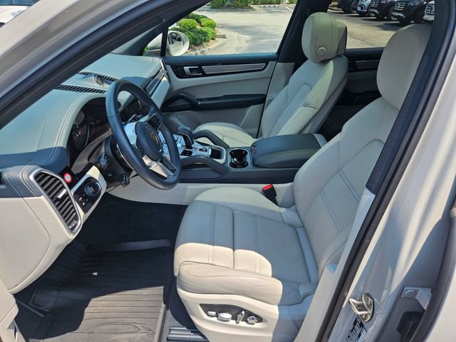 Used 2021 Porsche Cayenne AWD/4WD image 14