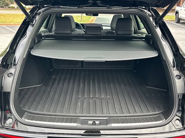 Used 2026 Toyota Crown Signia w/ Advanced Technology Package AWD/4WD image 5