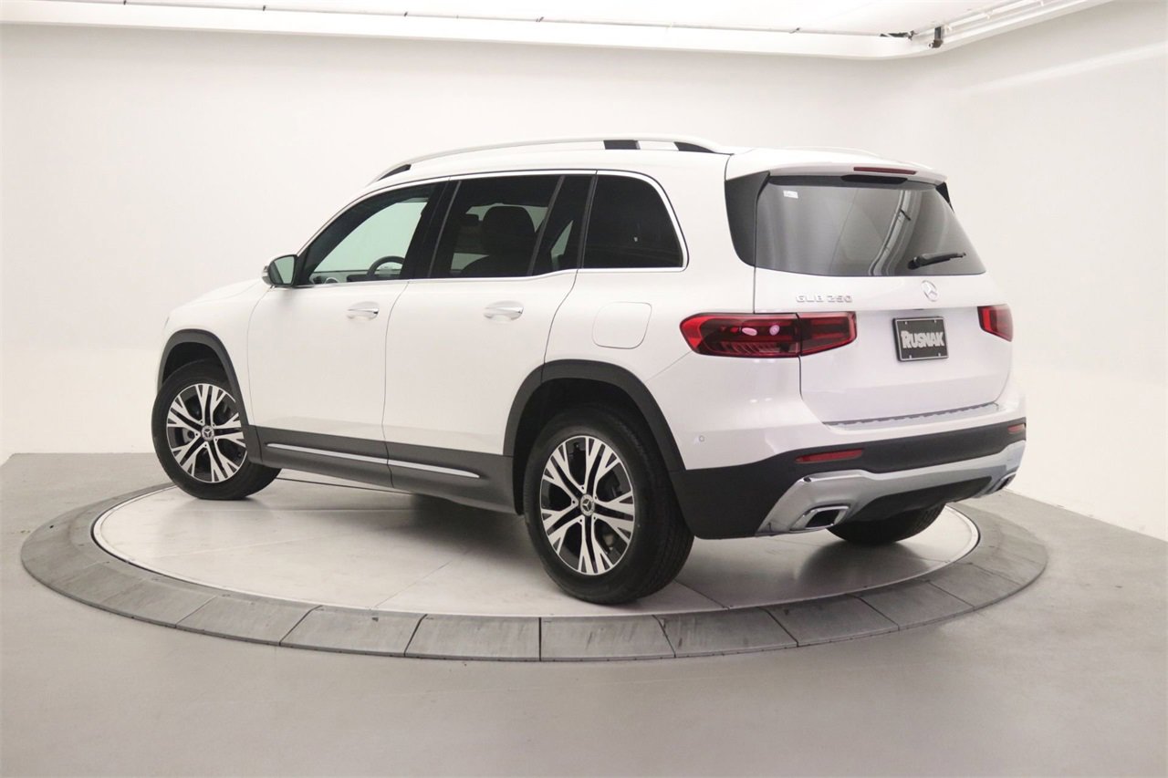 New 2025 Mercedes-Benz GLB 250 image 2