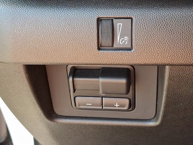 Used 2024 Chevrolet Colorado LT w/ LT Convenience Package II AWD/4WD image 24