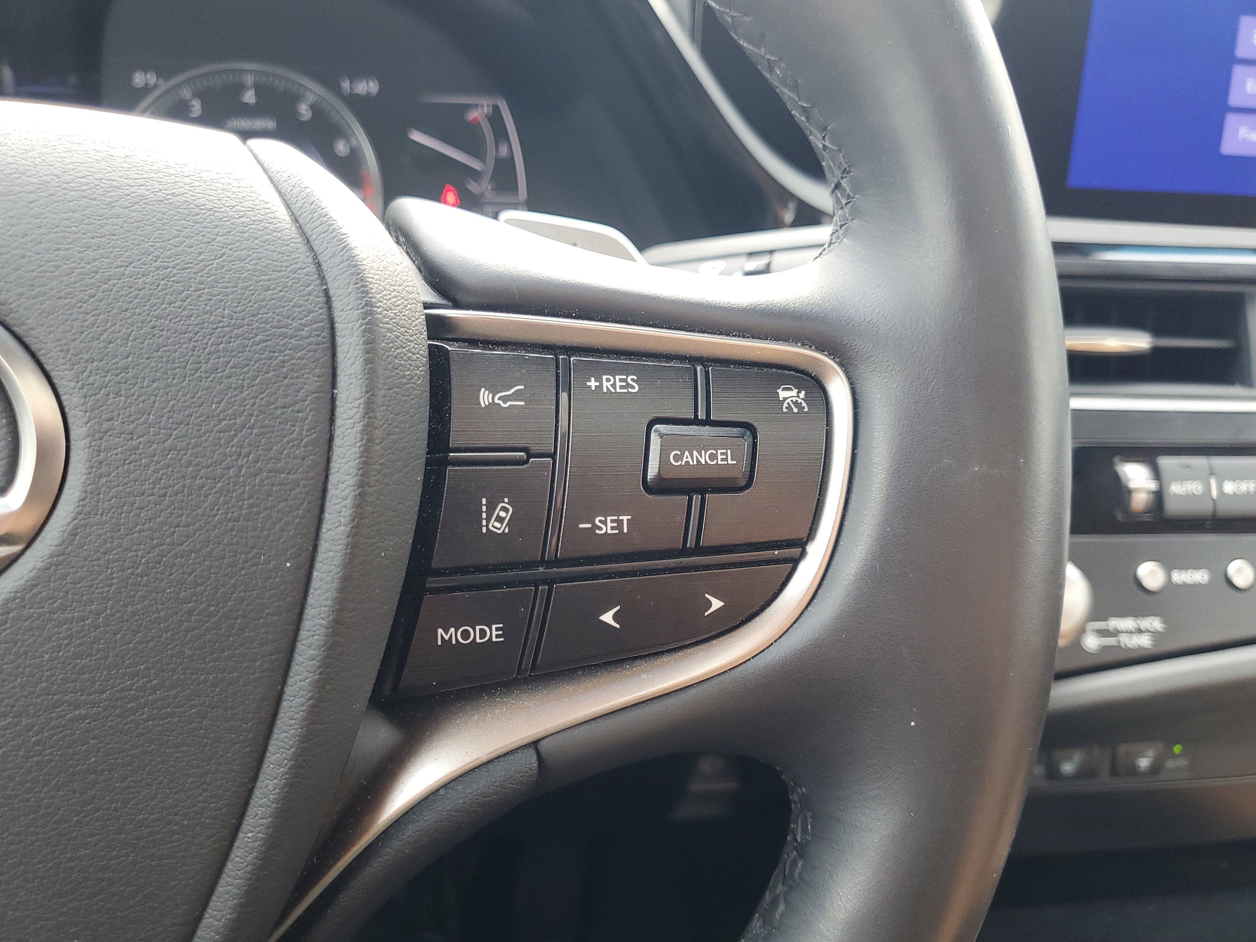 Used 2024 Lexus ES 350 w/ Premium Package image 23