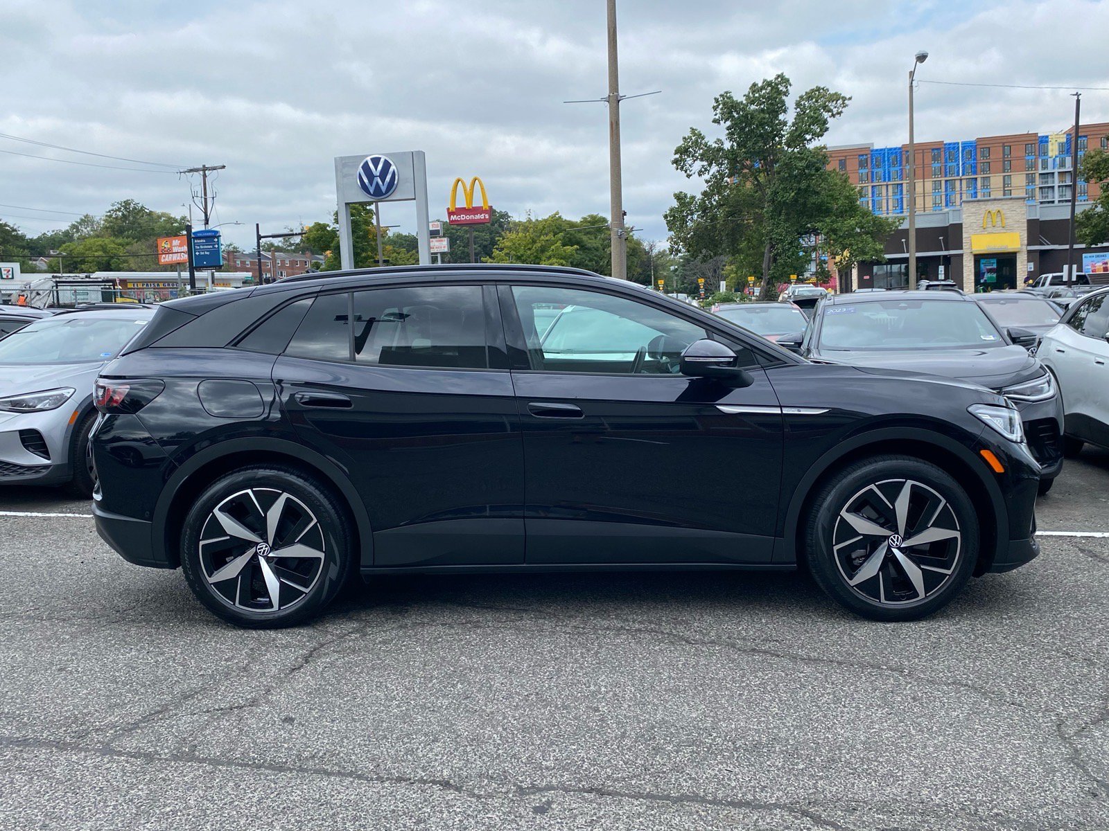 Certified 2023 Volkswagen ID.4 S RWD image 2