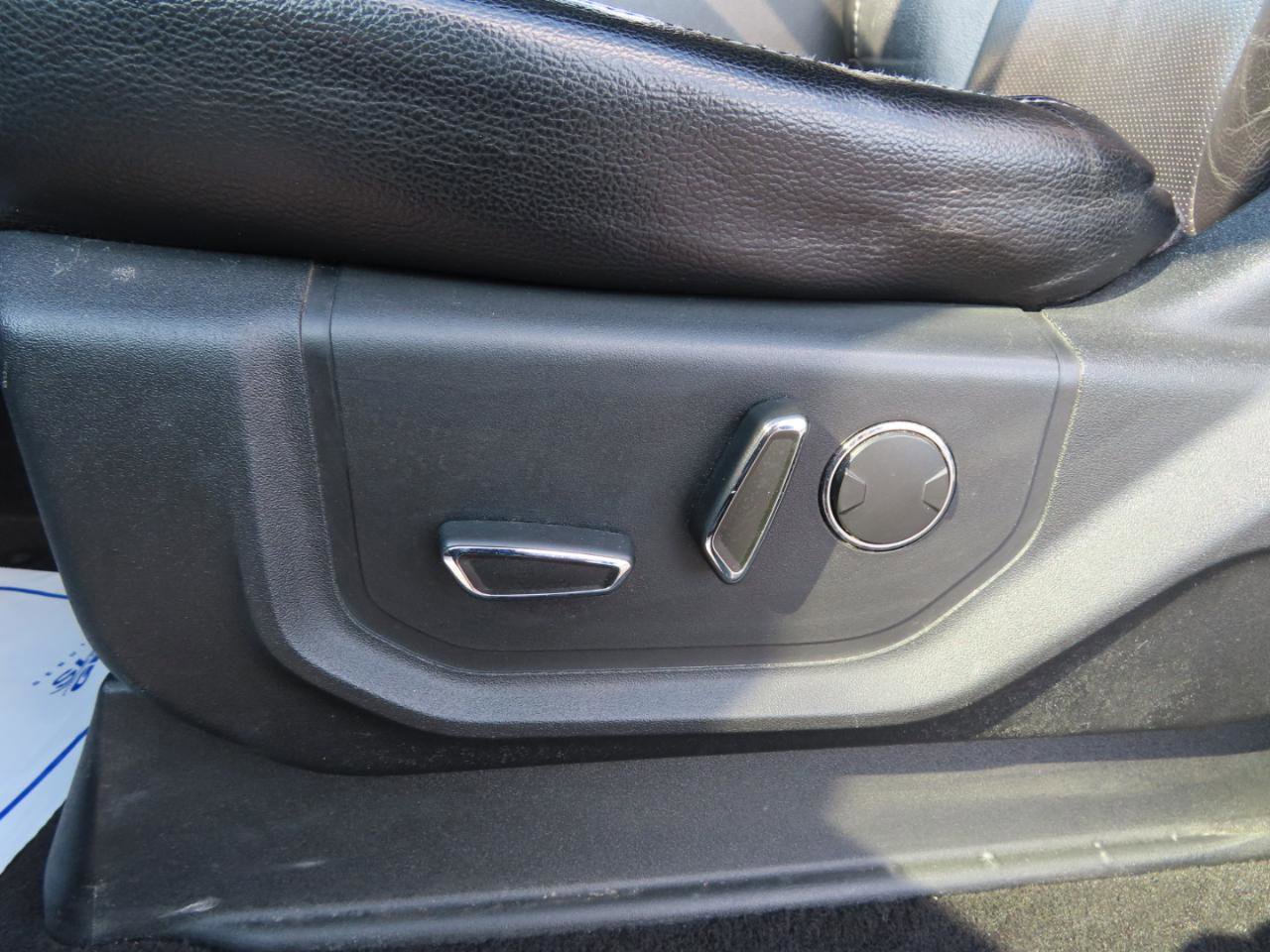 Used 2018 Ford F250 Lariat w/ Camper Package image 30