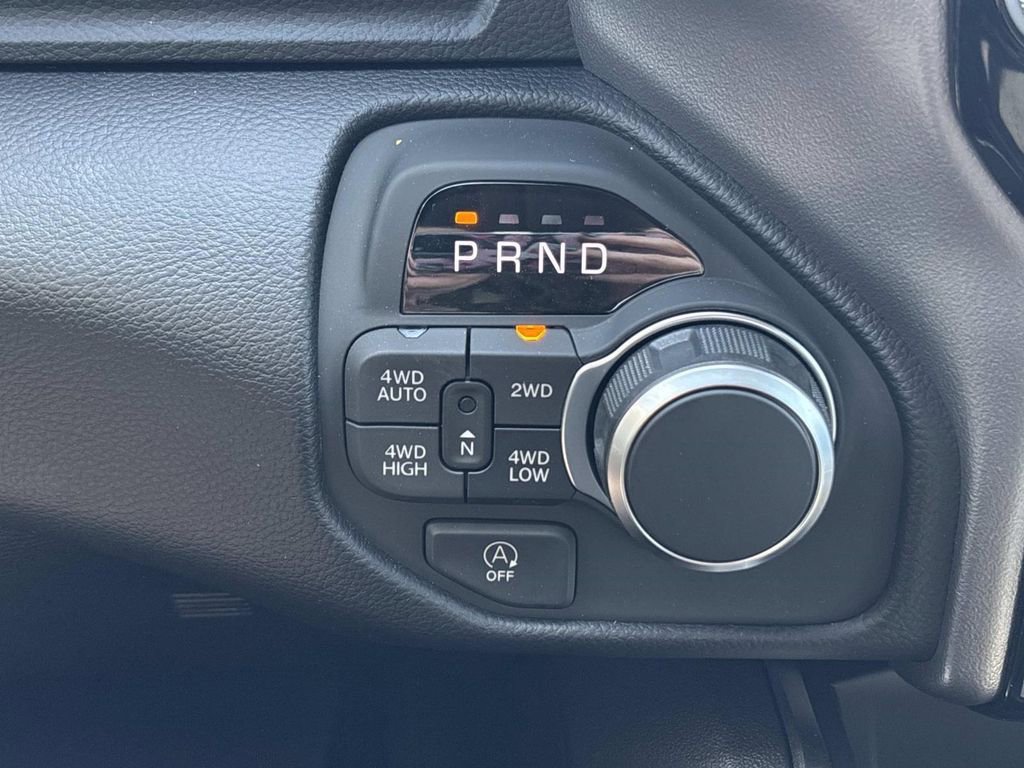 New 2026 RAM 1500 4x4 Crew Cab image 17