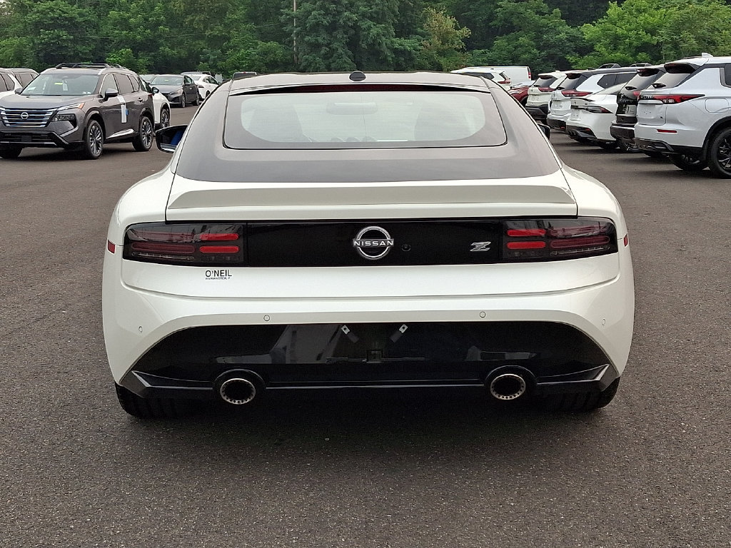 Certified 2025 Nissan Z Performance w/ Floor Mat Package RWD image 5
