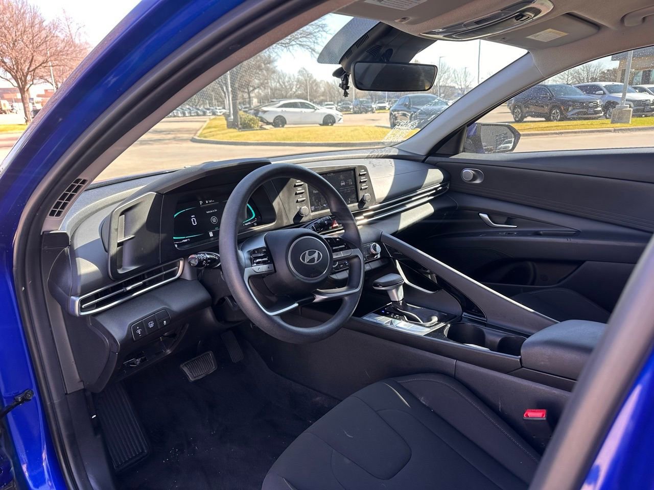 Used 2025 Hyundai Elantra Blue image 23