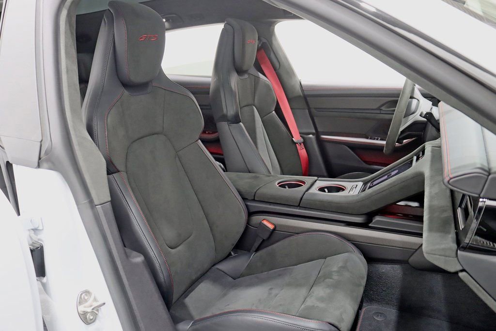 Used 2024 Porsche Taycan GTS image 32