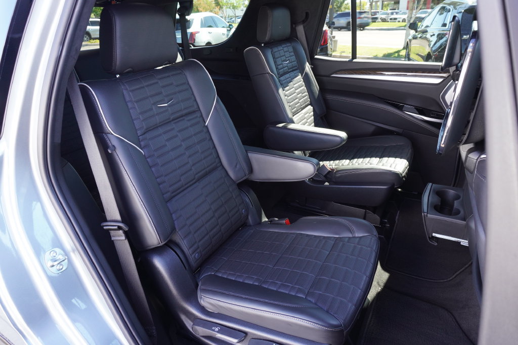 Certified 2025 Cadillac Escalade Sport Platinum AWD/4WD image 14