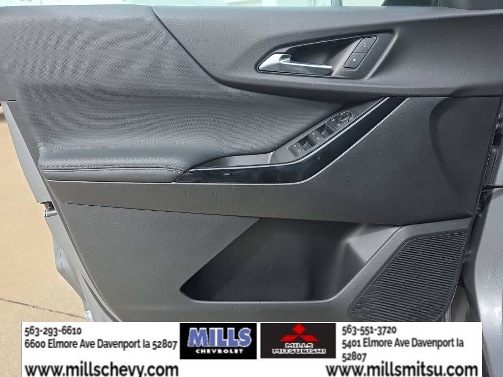 Used 2025 Chevrolet Equinox LT FWD image 14