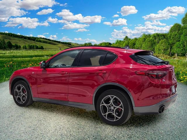 Used 2022 Alfa Romeo Stelvio Ti w/ Active Assist Plus Package AWD/4WD image 4