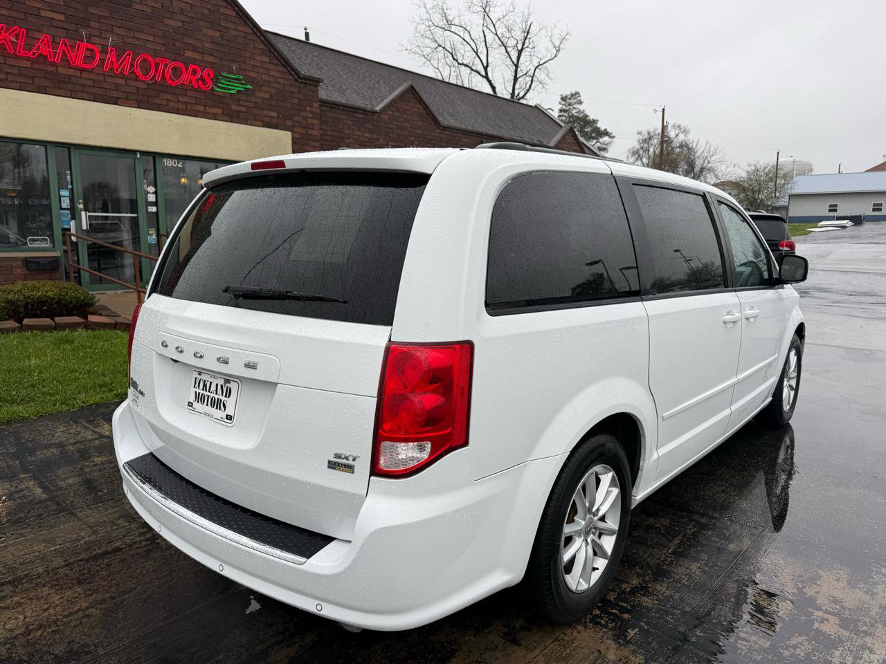 Used 2014 Dodge Grand Caravan SXT w/ Rear Park Assist Package image 9