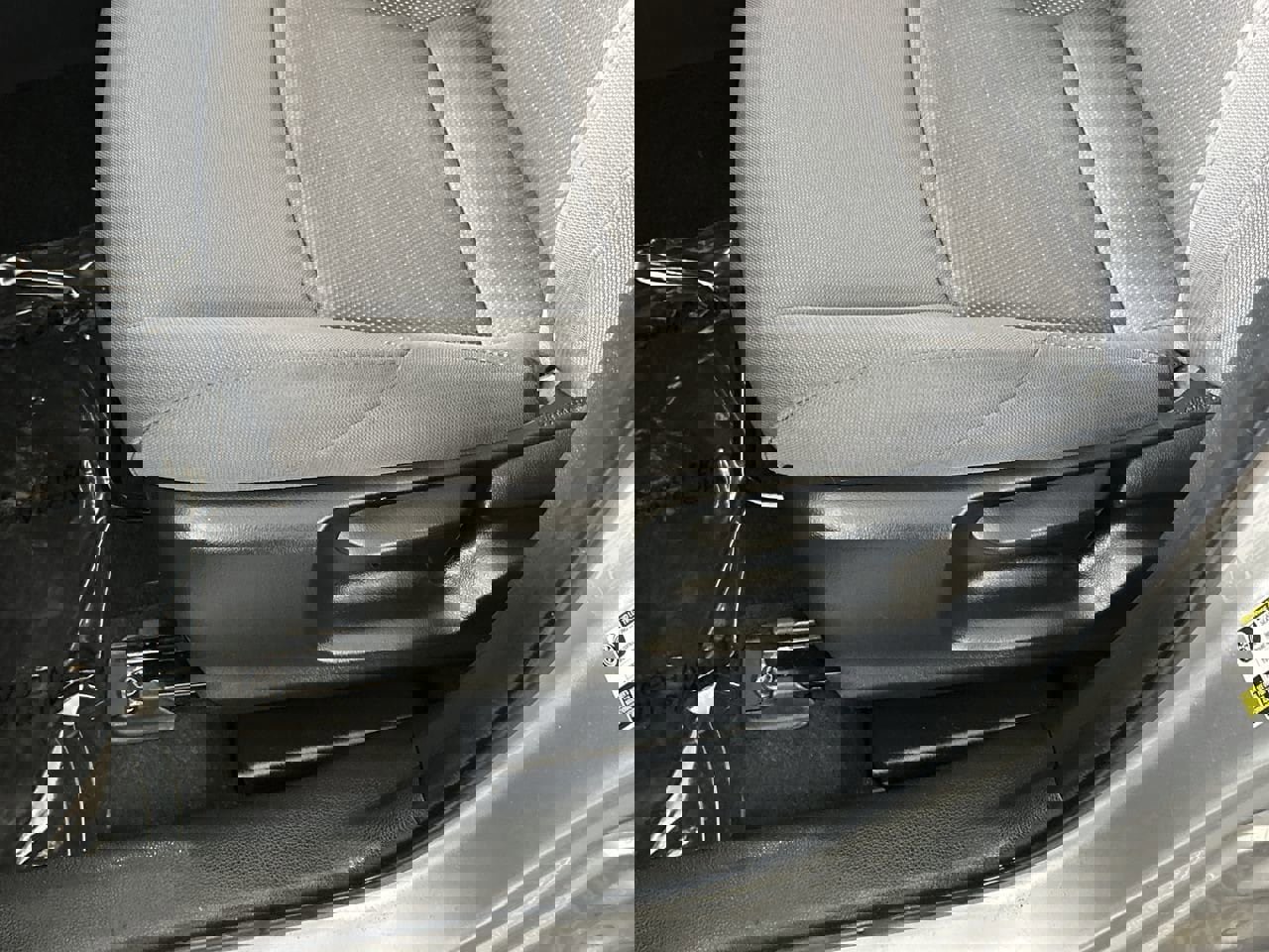 Used 2024 Toyota Corolla Cross SE w/ Moonroof Package image 19