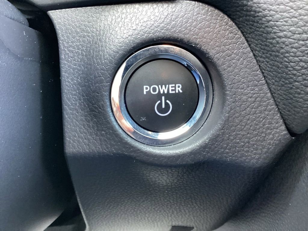 Used 2025 Toyota RAV4 XLE image 19