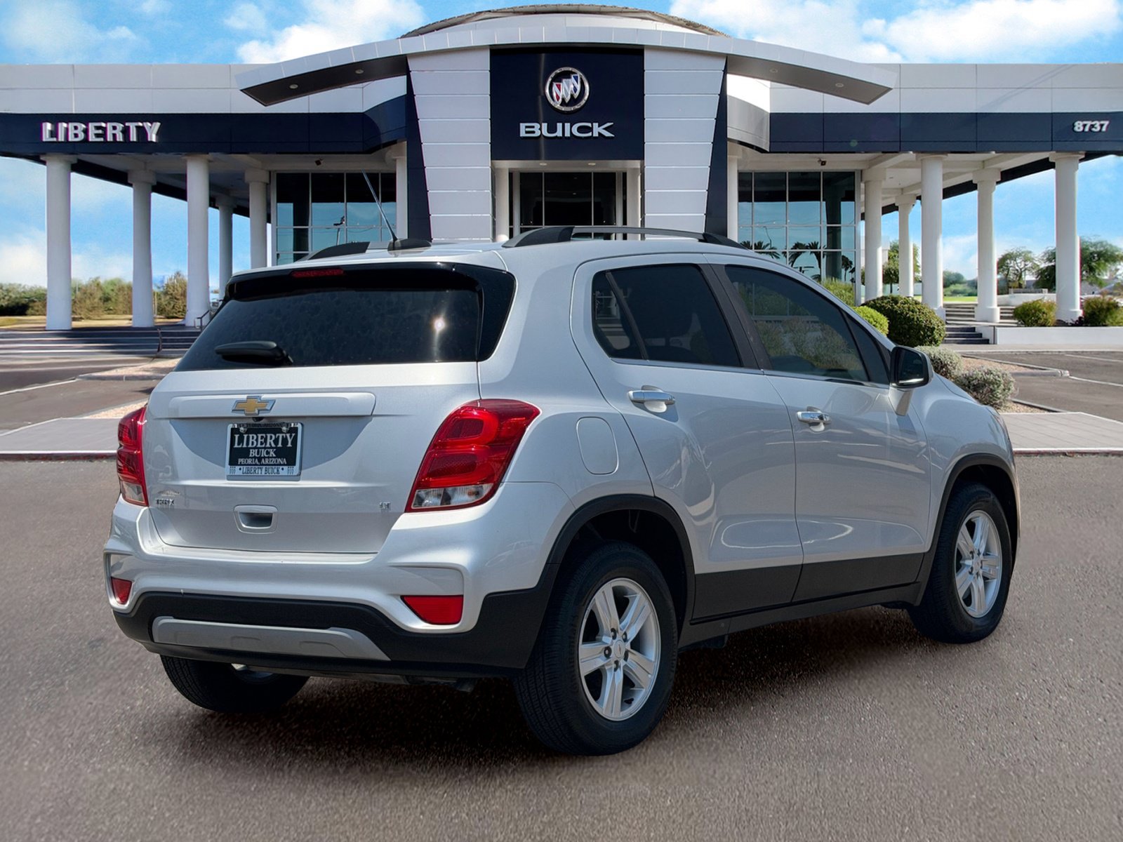 Used 2020 Chevrolet Trax LT w/ LT Convenience Package FWD image 3