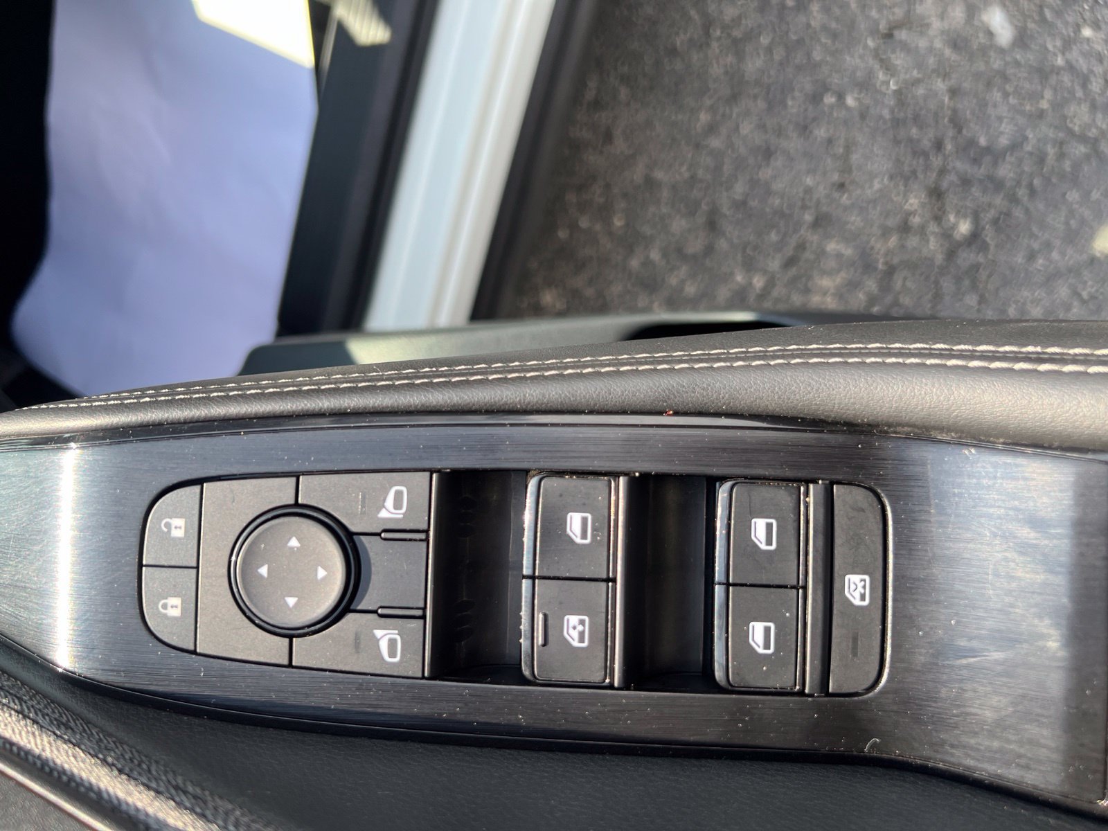 Used 2022 Nissan Rogue SV AWD/4WD image 15