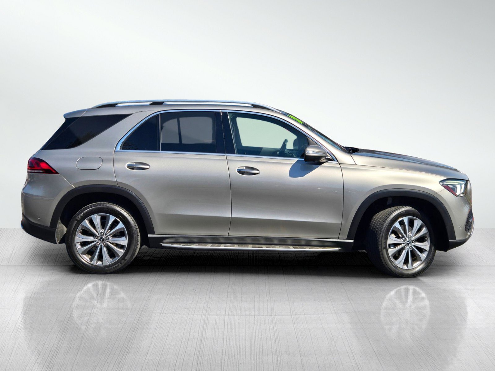 Used 2020 Mercedes-Benz GLE 350 4MATIC image 3