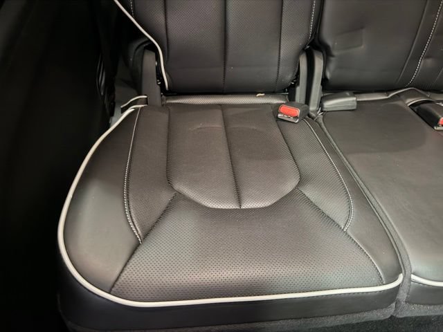 Used 2025 Chrysler Pacifica Limited AWD/4WD image 26