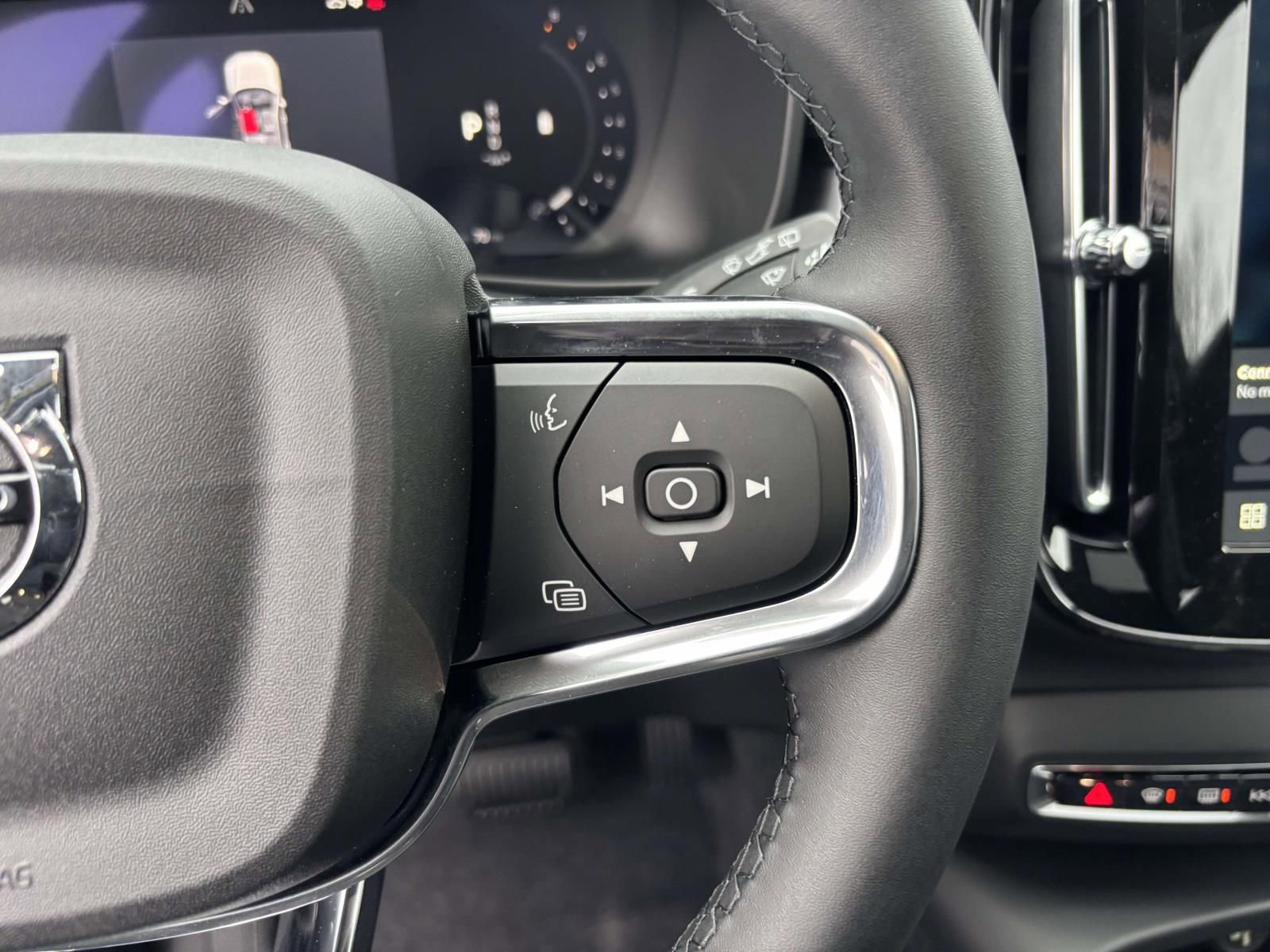 New 2026 Volvo XC40 B5 Ultra w/ Protection Package Premier AWD/4WD image 18