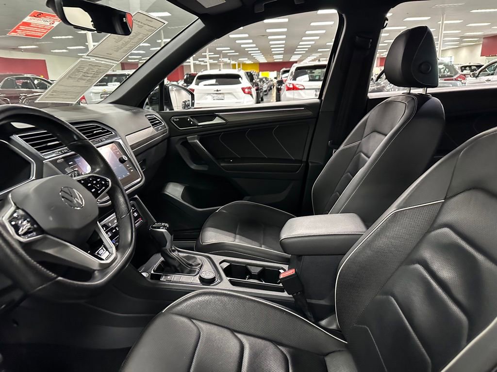 Used 2022 Volkswagen Tiguan SEL R-Line AWD/4WD image 15