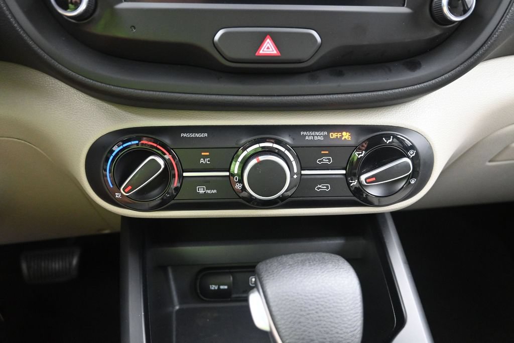 Used 2024 Kia Soul LX FWD image 17