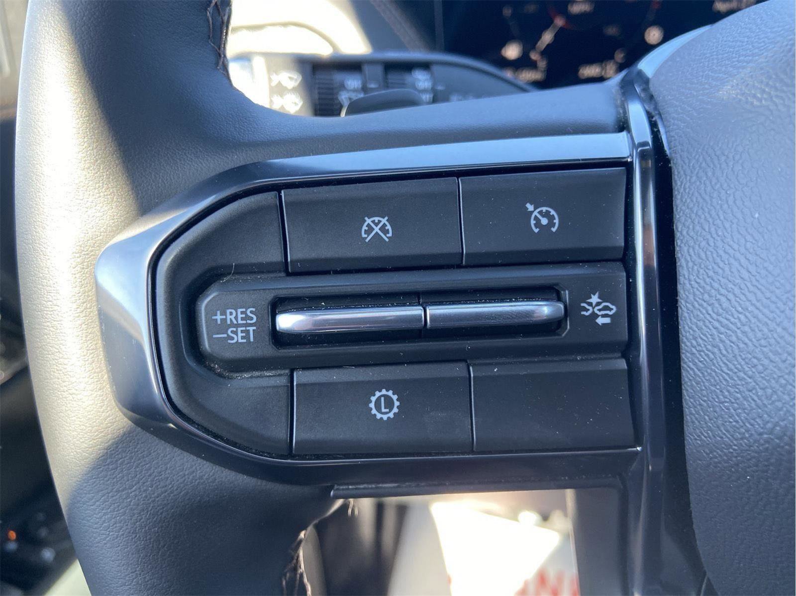 Used 2026 GMC Yukon AT4 w/ AT4 Premium Package AWD/4WD image 23