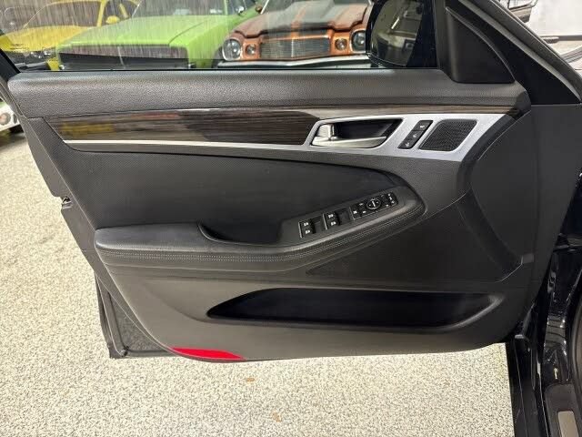 Used 2020 Genesis G80 3.8 RWD image 22
