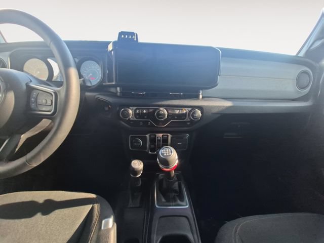Used 2024 Jeep Gladiator Sport AWD/4WD image 11