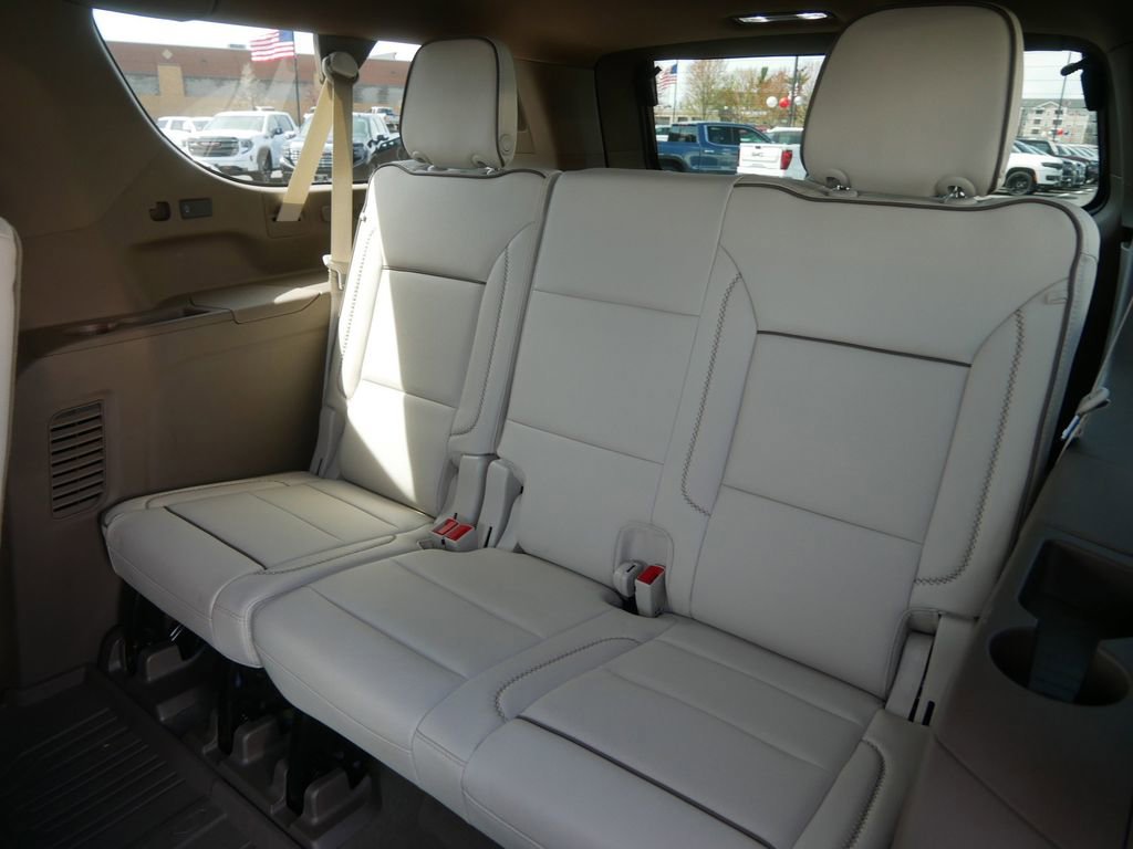 Used 2025 GMC Yukon XL Denali w/ LPO, Floor Liner Package AWD/4WD image 19