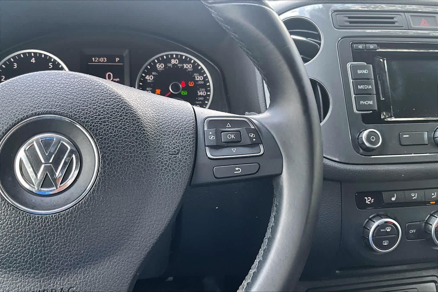 Used 2014 Volkswagen Tiguan SEL FWD image 25