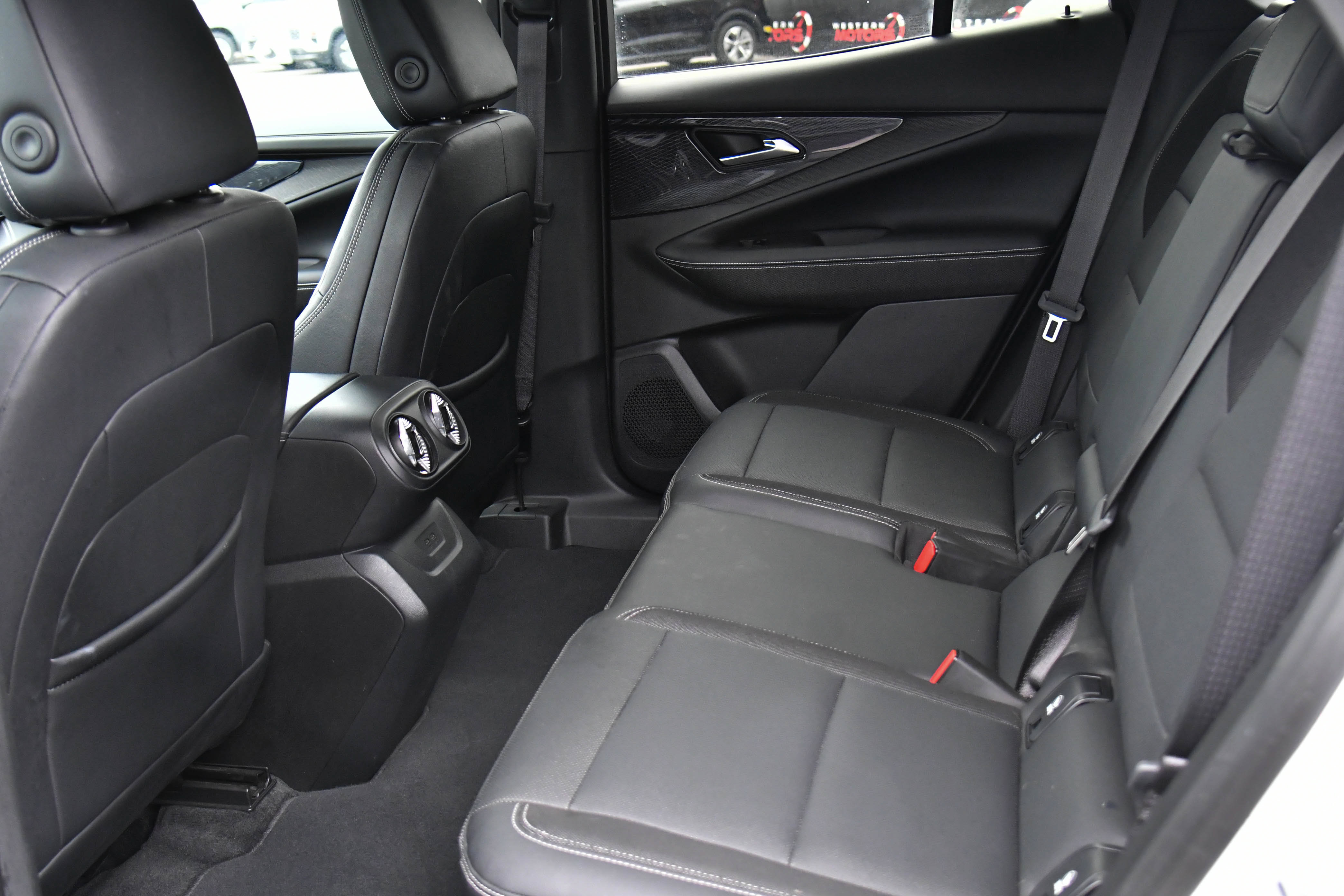 Used 2024 Chevrolet Blazer EV LT AWD/4WD image 42