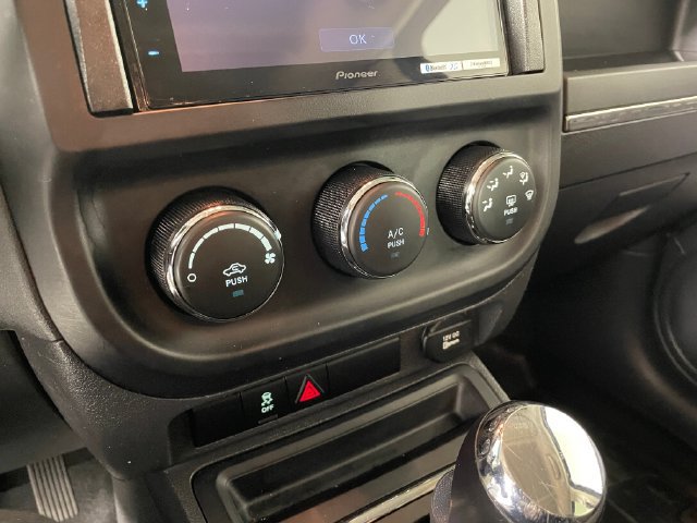 Used 2017 Jeep Patriot Sport w/ Power Value Group AWD/4WD image 8