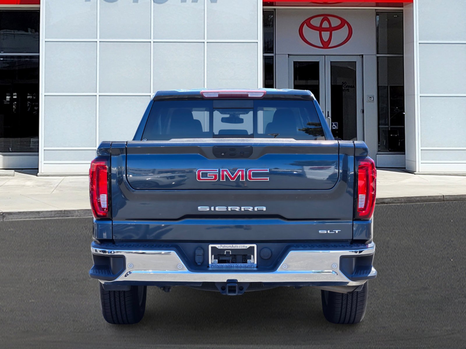 Used 2020 GMC Sierra 1500 SLT w/ SLT Premium Plus Package RWD image 5